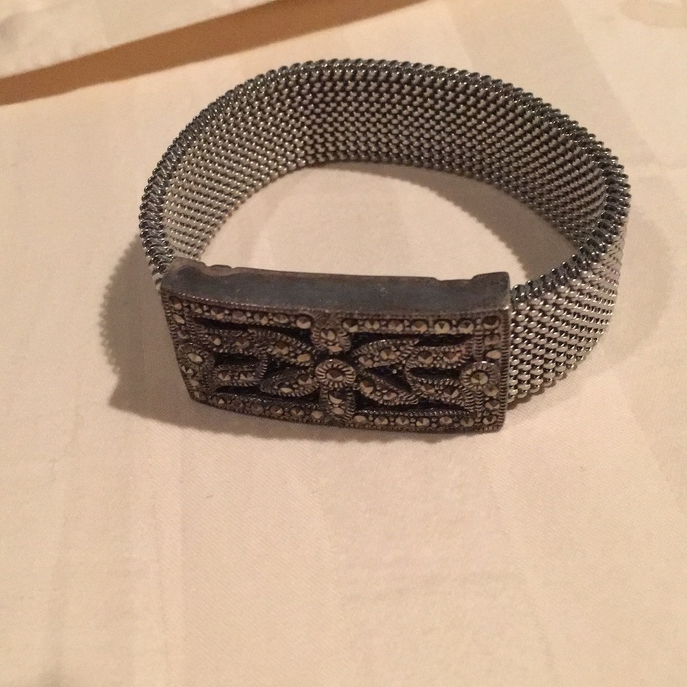 Silver stretchy bracelet